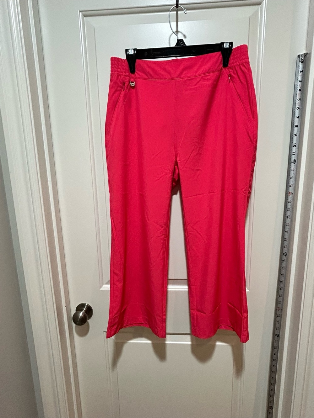 n:vo Hot Pink women’s size M wide leg capri length pants LIKE NEW. 4
Pockets